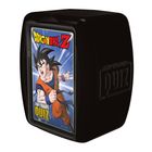 „Dragon Ball Z“ und „Top Trumps Quiz“. Illustration: Figur in oranger Kleidung, vor blauer Strahlkulisse.