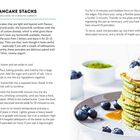 Matcha Pancake Stacks Rezept: Zutaten und Anleitung, Bild zeigt grüne Pfannkuchen mit Joghurt und Blaubeeren garniert.