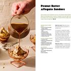 Peanut Butter Affogato Sundaes Rezept: Fudge Sauce, geschlagene Sahne und Espresso über Eis mit Erdnüssen serviert.
