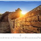 "Grosse Mauer" und "CASARES EDITION" stehen unten. Szene mit altem Mauerabschnitt bei Sonnenaufgang, umgeben von Natur.