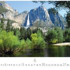 "Yosemite Falls" unten links, Monatszahlen unten, darunter "CASARES EDITION". Ein Wasserfall und Fluss umgeben von Bergen und Bäumen.