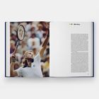 "04 Björn Borg" steht oben. Links ein Foto: Person beim Tennisschlag mit Schläger erhoben. Zuschauer im Hintergrund.