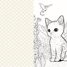Links: goldene Schuppenmuster. Rechts: Illustration einer Katze inmitten von Blumen, Bergen und fliegenden Drachen.