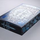 Der Text "NIGHTWEAVER" und "R. M. GRAY" ist prominent. Das Design zeigt Tiere, Totenköpfe und Rosen in einem kunstvollen Stil.