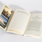 Text auf rechter Seite: „Teil 4 Lektionen auf Reisen und was sie mich lehrten.“ Links sind zwei Fotos von Menschen und einem Auto.