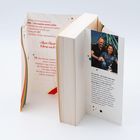 „You and Me – Die zweite erste Liebe“, ein offenes Buch mit einem Foto von einem Paar und Hund auf einer der Seiten.