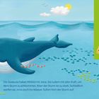 Text über Seeleute und Jona. Illustration: Blauer Wal im Meer, bunte Fische, Sonne, Wolken, zwei Vögel, und eine Birne.