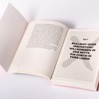 Teil 1: Bullshit oder Wachstum? Willkommen in der Mitte. Ein Check-in fürs Leben. Offenes Buch mit Text auf der linken Seite.