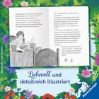 „Liebevoll und detailreich illustriert“. Illustration: Mädchen auf Bett mit Teekanne. Hintergrund mit Blumen und Ravensburger-Logo.