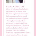 Liana Cincotti schreibt Romane, lebt in New England, arbeitet im Marketing. Bild mit Frau vor herbstlichem Hintergrund.