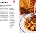 "Balsamico-Koteletts mit Tomaten", Rezept für 4 Personen. Links: Anleitung, Zutaten. Rechts: Teller mit Kotelett, Kartoffeln und Tomaten.