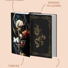 „Found Family“, „Enemies to Lovers“, „Forced Proximity“, „Demon & Witch“; Buchcover mit floralen und dunklen Mustern.