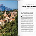 „Mare è Monti Nord“
Korsika, Frankreich
Start: Calenzana
Ziel: Cargèse
Strecke: 122 km
Dauer: 10 Tage
Schwierigkeit: 4 von 5
Beste Wanderzeit: April bis Juni & September bis Oktober

Ein idyllisches Bergdorf mit roten Dächern vor einer imposanten Bergkulisse.