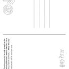 Zitat von Molly Weasley über Plattformen 9¾. Unten links Stempel mit Eule, rechts senkrecht "Harry Potter". Postkartenlayout.