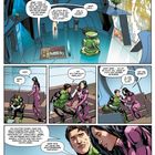 Ein grünes Raumschiff über einem Planeten. Menschen in Superheldenanzügen unterhalten sich über ein gestohlenes Buch.