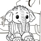Ein niedlicher Elefant, dessen Körper einem Kaktus ähnelt, sitzt in einer Wüstenlandschaft mit Kakteen und Felsen.