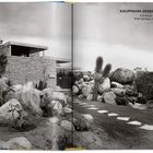 KAUFMANN DESERT HOUSE  
470 West Vista de Chino  
Palm Springs, California, 1947  
Steinarchitektur mit Wüstenpflanzen und Felsen.