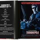 Links: Filmangaben für "Terminator 2: Judgment Day". Rechts: Bild von einem Mann in Lederjacke auf einem Motorrad.