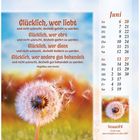 Zitat von Aegidius von Assisi über Glück beim Lieben, Ehren, Dienen. Juni-Kalender rechts, Pusteblume unten.