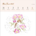 Oben steht "Mai/Juni 2021", Montag bis Sonntag aufgelistet. Darunter eine Illustration von zwei Mäusen und rosa Blüten.
