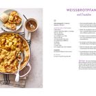 "Weißbrotpfanne mit Früchten". Zutaten und Zubereitung für 4 Portionen. Abgebildet sind eine Pfanne mit Brot und Früchten.