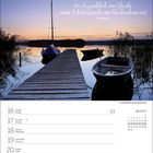 Zitat: "Ein Augenblick des Glücks wiegt Jahrtausende des Nachruhms auf. Friedrich II." Kalenderseite für August 2027 zeigt einen Holzsteg im Abendlicht, umgeben von Booten.