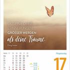 "Lasse nie deine Erinnerungen größer werden als deine Träume." Doug Ivester. Kalenderblatt für Montag, 17. Mai, mit Schmetterling.