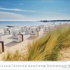 Kalender mit Strandmotiv: Dünen, Meer, Strandkörbe durchnummeriert. Unten die Daten für Juni, beginnend mit 1 bis 30.
