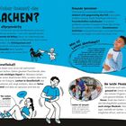 **Woher kommt das LACHEN?** Ein lächelndes Kind, ein Schimpanse und Menschen, die lachen. Zeichnungen illustrieren das Thema.