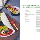 "Regenbogen-Wraps mit Rote-Bete-Creme" Rezept mit Zutaten und Zubereitung. Bild zeigt bunte, gefüllte Tortillas auf Holzbrett.