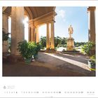 Der Text lautet: "Orangerieschloss, Park Sanssouci, Potsdam Fotos © Leo Seidel". Eine Statue steht zwischen Säulen im Sonnenlicht.