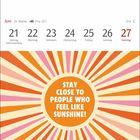 21. Juni, Sommeranfang. "STAY CLOSE TO PEOPLE WHO FEEL LIKE SUNSHINE!" Bunte Sonnenstrahlen-Illustration.