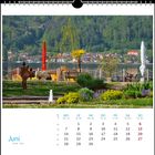 Kalenderseite: Juni. Oben Landschaft mit See, Pflanzen, Skulptur, Hintergrund Berge, vorne Garten und Brunnen.