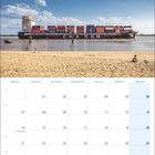 Kalenderblatt Juni 2027; Wochentage und Datumsfelder. Oben ein Containerschiff auf einem Fluss vor einem Sandstrand.