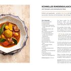 "SCHNELLES RINDERGULASCH mit Tomaten und orientalischer Note." Links: Ein Gulaschgericht in einer Schale.