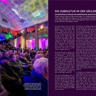 „DIE SUBKULTUR IN DER SÄULENHALLE“, Eröffnung im Museum für Hamburgische Geschichte, 1. November 2022. Ein Saal voller Menschen.