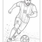 Nummer 10 auf Trikot und Hose. Illustration eines Fußballspielers, der mit einem Ball über das Gras dribbelt.