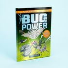 "Bug Power" in großen Buchstaben, umgeben von gezeichneten Insekten wie einer Motte und einem Skarabäus.
