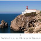 Leuchtturm von Ponta de Sao Vicente. Ein weißes Gebäude mit rotem Dach steht auf einer felsigen Klippe am Meer.