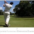 "7; Casares Edition; 4, 11, 18, 25" steht unten. Ein Golfer schlägt auf einem grünen Golfplatz ab.