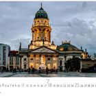 Der Text zeigt "Gendarmenmarkt," darunter Kalenderdaten und "CASARES EDITION". Eine beleuchtete Kuppel und Statue im Zentrum.
