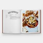 „Baked Camembert with Honey and Rosemary“. Rezeptseite mit Foto von gebackenem Camembert, umgeben von Brotstücken.