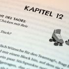 KAPITEL 12, Gericht des Tages: Teriyaki Chicken mit Reis. EDIT: Wo ist mein Tisch? Illustration von Rollschuhen.