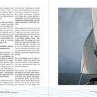 TRAUMHAFT SCHÖNES SEGELN UND PLANÄNDERUNG. Zwei Spalten Text auf weißem Grund, rechts ein Segelboot auf dem Meer.