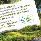 Text über nachhaltige Papierproduktion. FSC-Logo links, Wald im Hintergrund, NGV-Logo unten rechts.