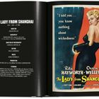 Text links: Filmtitel "THE LADY FROM SHANGHAI", Orson Welles als Regisseur. Rechts: Kinoplakat mit Frau in schwarzem Kleid.