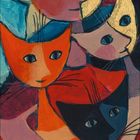 "Juli" steht über einem Kalenderblatt. Eine bunte Illustration zeigt abstrakte, farbenfrohe Katzen.