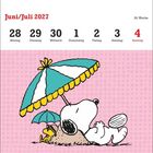 Juni/Juli 2027 Kalender mit Snoopy und Woodstock unter einem bunten Sonnenschirm auf rosa Hintergrund.