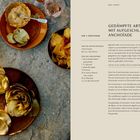 Gedämpfte Artischocken mit aufgeschlagener Anchoïade. Zutaten und Rezept für 4 Portionen beschrieben. Links Artischocken und Dips.