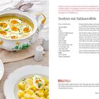 "Senfeier mit Salzkartoffeln" Rezept mit Zutatenliste und Zubereitung. Links: Suppenschüssel mit Senfeiern und Kartoffeln.